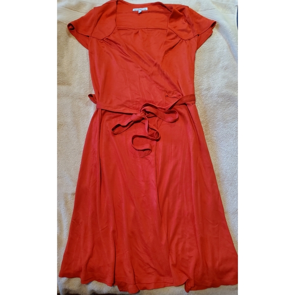 Perspective Dresses & Skirts - 💥3 items for 25$💥 Red Wrap Knee-length Dress